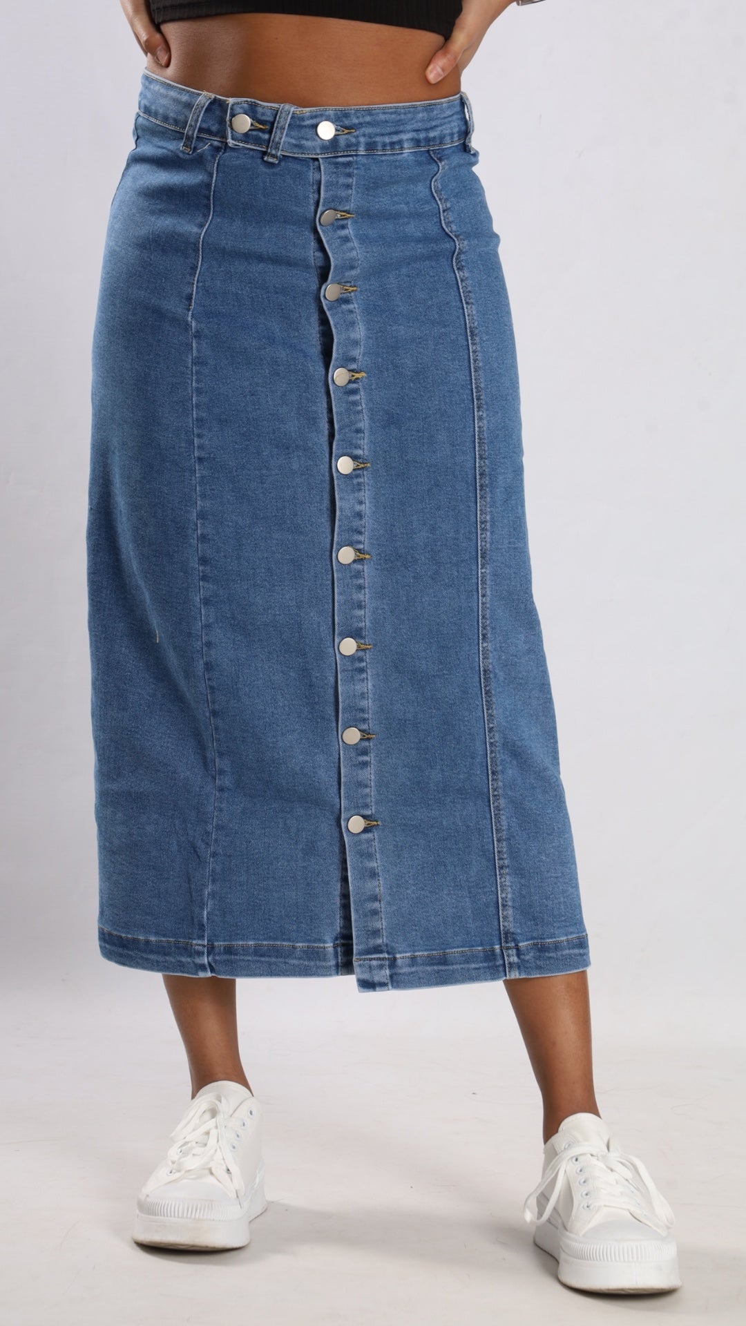 Langer Jeansrock mit Knöpfen