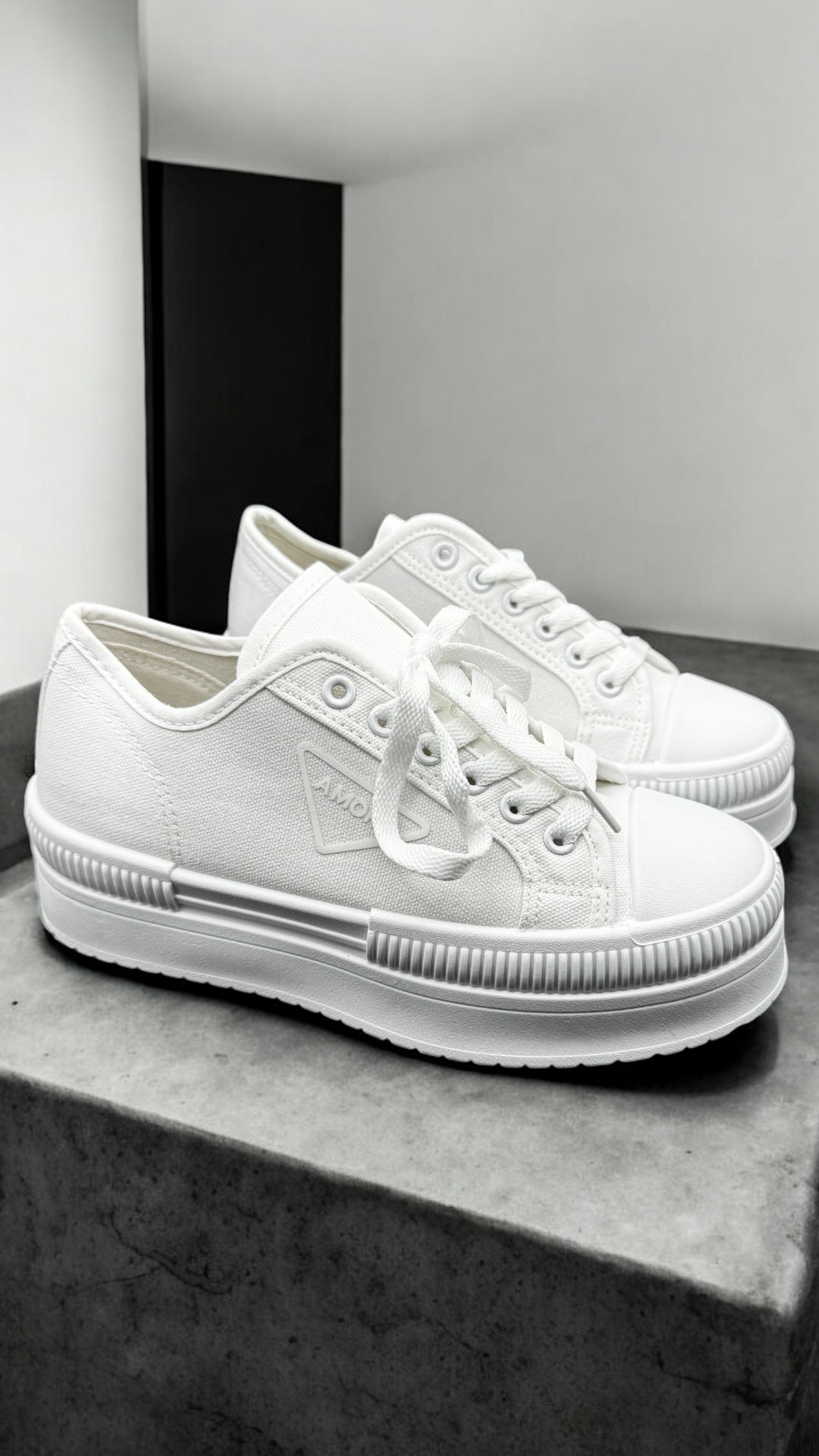 AMORE Sneaker