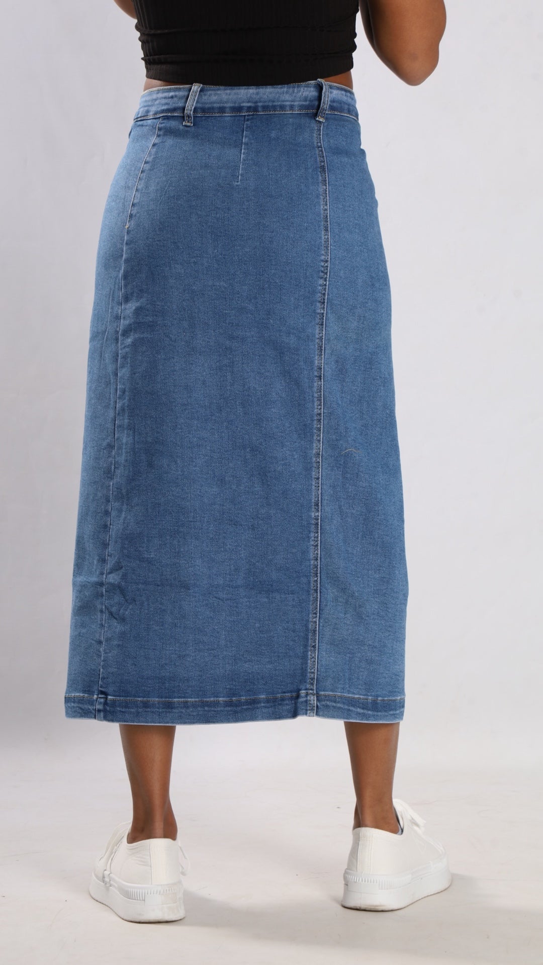 Langer Jeansrock mit Knöpfen
